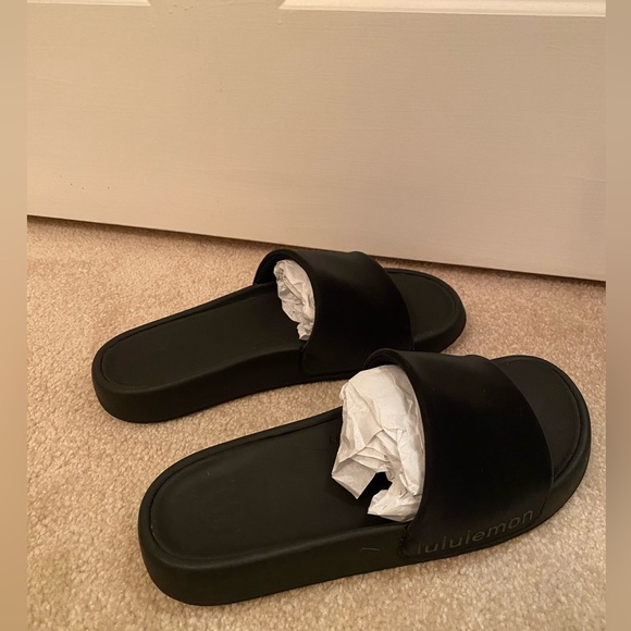 Lululemon NWT Restfeel Women’s Slides - Picture 2 of 13